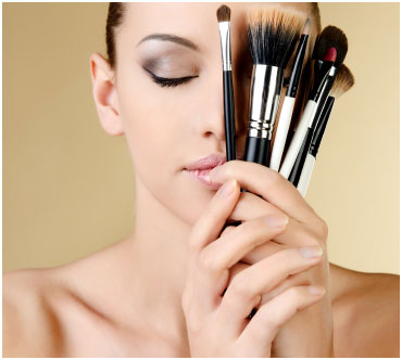 women in makeup. 10 Things Every Woman Should